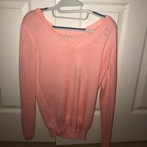 pink Abercrombie and Fitch sweater
